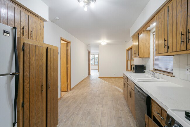 Foto del edificio - 1019 S Oakley Blvd