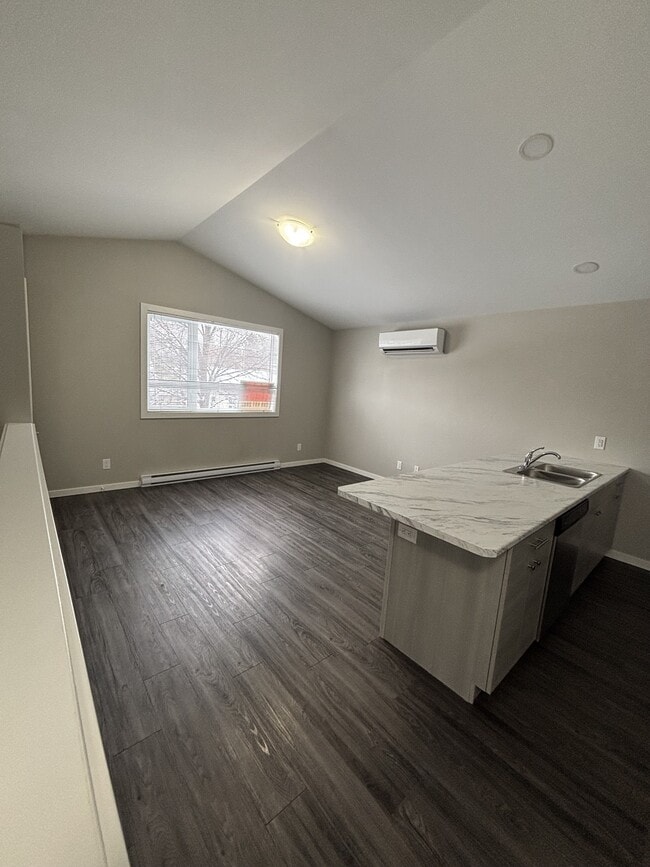 Building Photo - 58 Pilgrim Ave