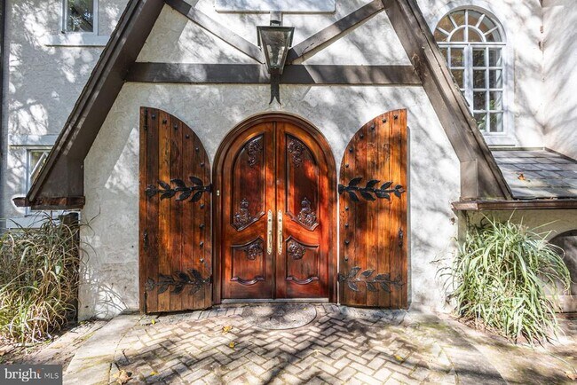 Foto del edificio - 132 E Dark Hollow Rd