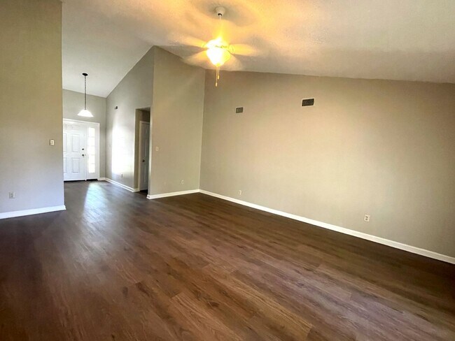 Foto del edificio - Adorable 3 Bedroom/2 bath House for Rent i...