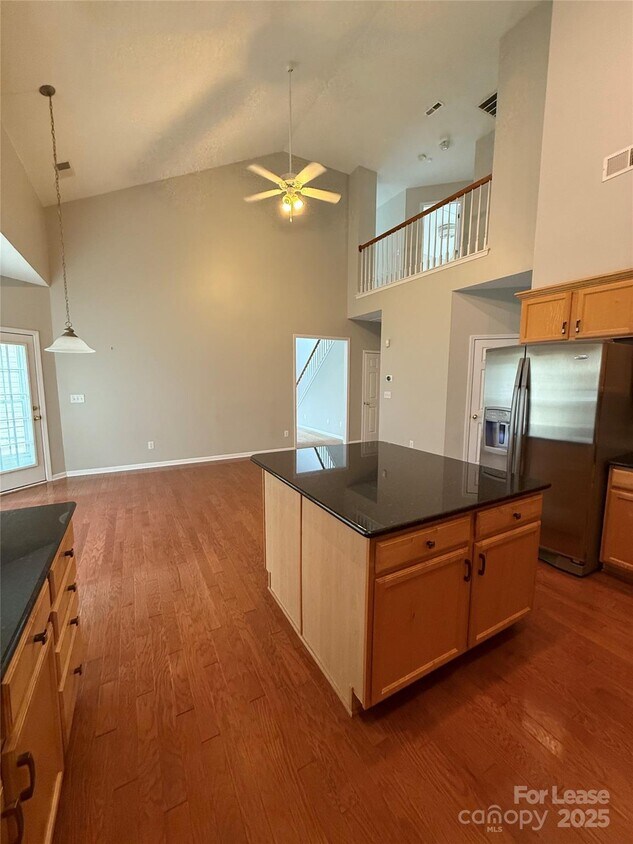 Building Photo - 8811 Singleton Ct