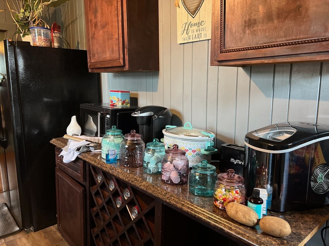 Foto del edificio - 451 Cook Rd