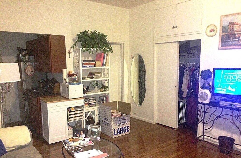 Primary Photo - 104 W 80th St
