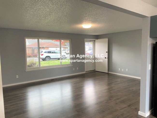Building Photo - 1307 23rd St NW