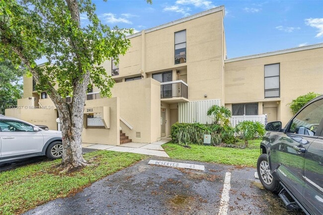 Building Photo - 2911 SW 87th Terrace