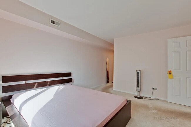 Foto del edificio - 867 E Carriage Ln