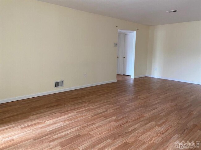 Foto del edificio - 321 Sharon Garden Ct