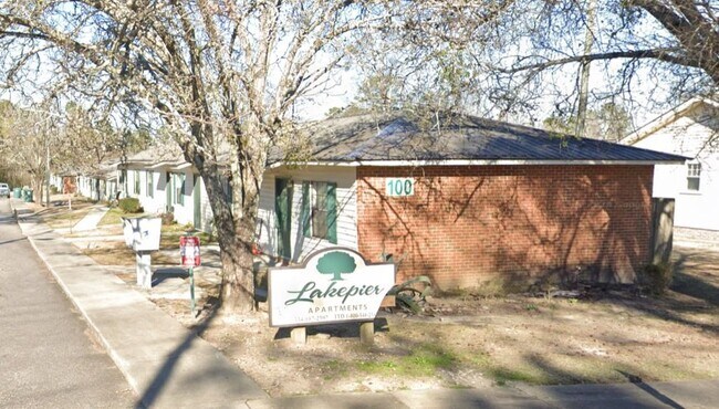 Building Photo - 424 Highland Ave