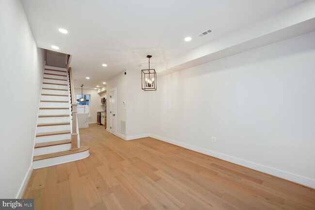 Foto del edificio - 1347 Herkimer St