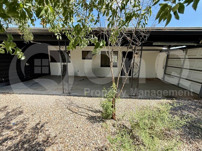 Foto del edificio - 1715 N Highland Ave