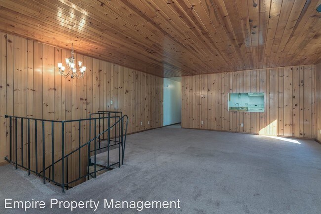 Building Photo - 529 Dunbar Ave