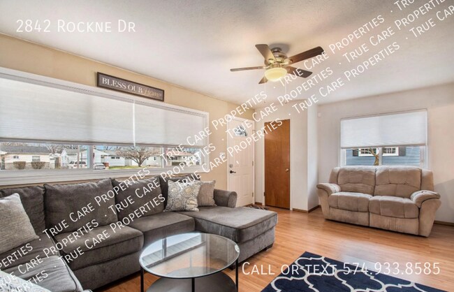 Building Photo - 2842 Rockne Dr