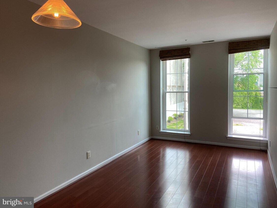 Foto principal - 1416 E Baltimore St