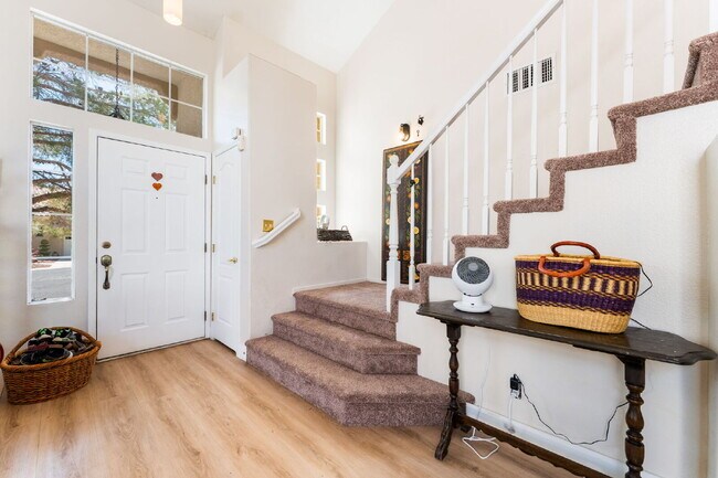 Building Photo - 2421 Ivy Garden Ct