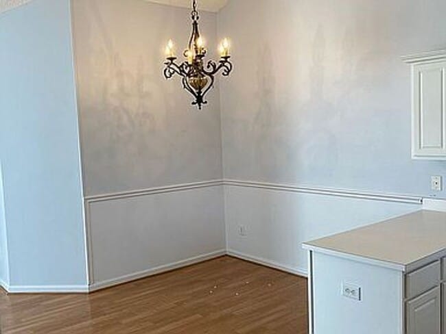 Building Photo - Nice Townhome, Great Location