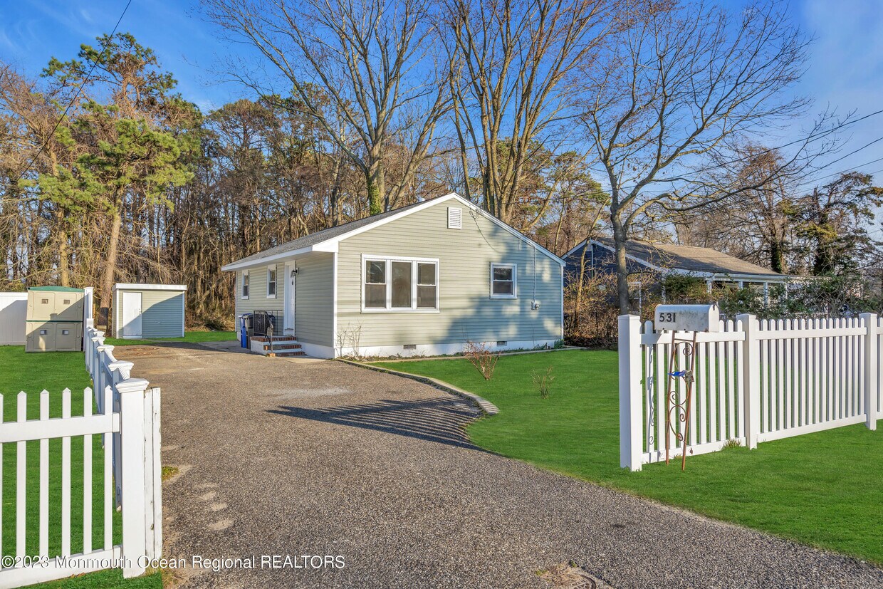531 Holly Village Ln, Toms River, NJ 08753 House Rental in Toms River