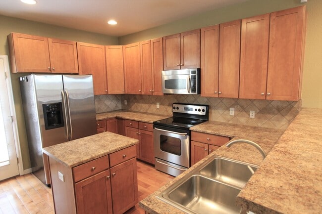 Kitchen - 811 Weber Ridge Point