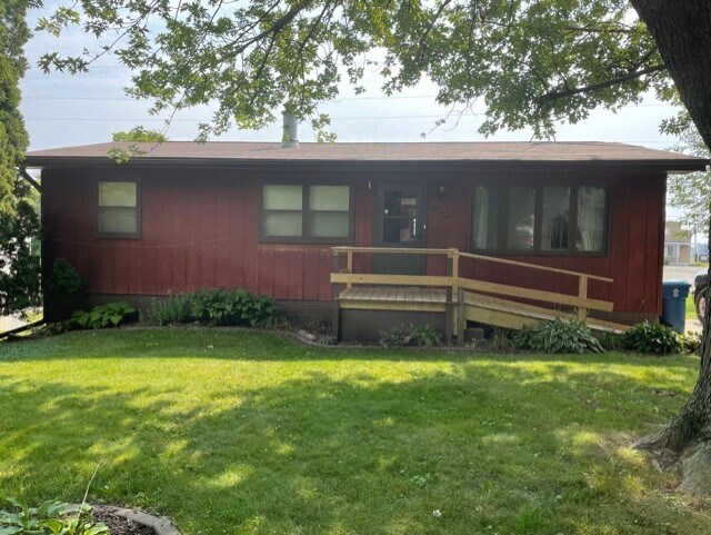 More photos to come - 909 Van Dr