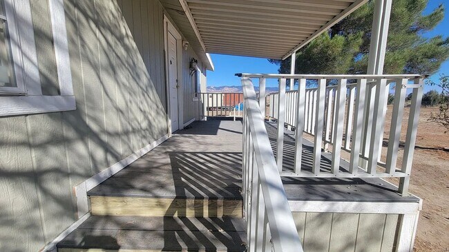 Foto del edificio - Charming 2 Bedroom, 2 Bathroom Home on 1 A...