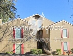 Building Photo - 2529 Greenwood Ln