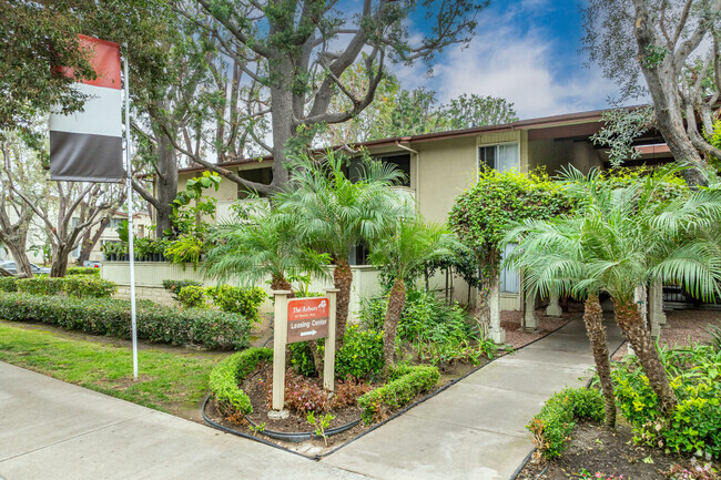 Building Photo - The Arbors at Santa Ana