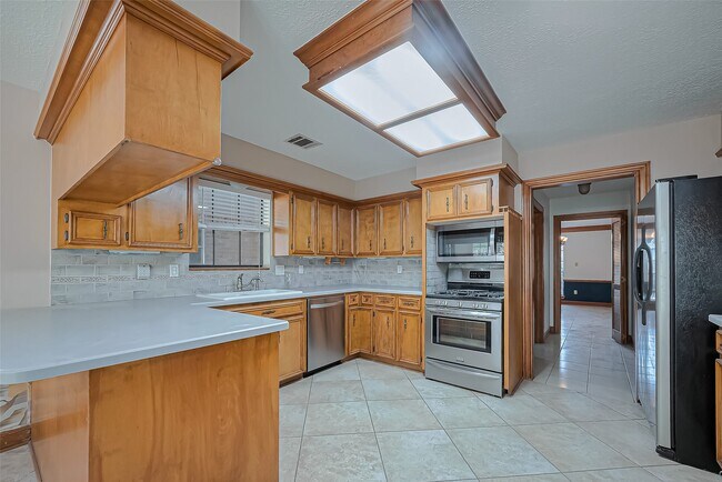 Foto del edificio - 18307 Champion Forest Dr