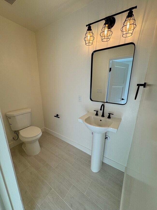 Foto del edificio - 10434 Baird Ave