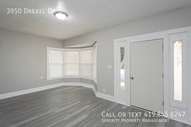 Building Photo - 3950 Drexel Dr
