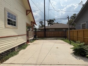 Building Photo - 404 E 29th St