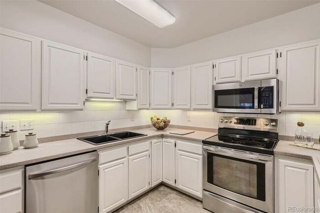 Foto del edificio - 3378 W Saratoga Ave