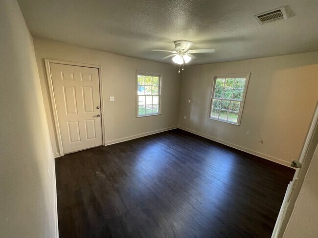 Foto del edificio - Like new 2 Bedroom home