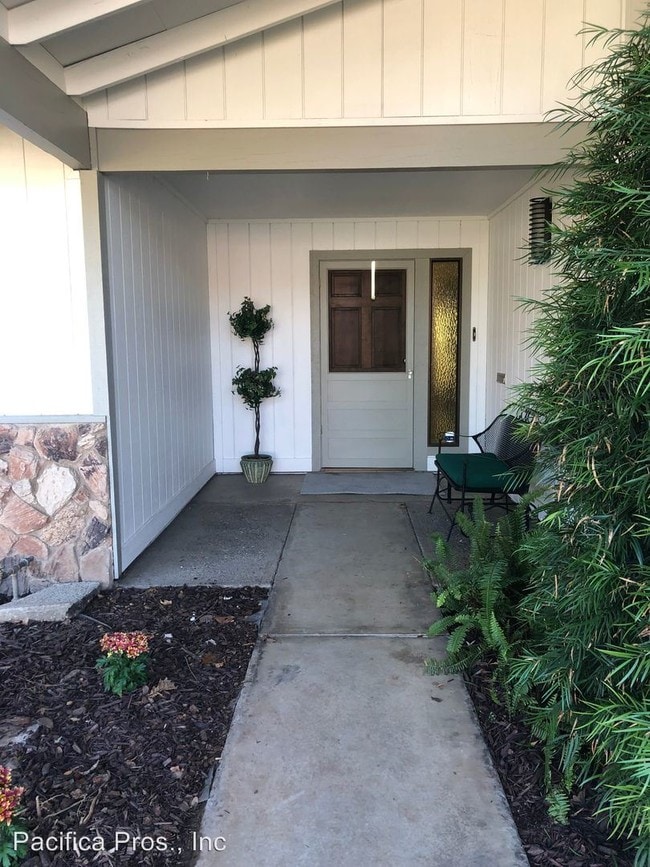 Building Photo - 3 br, 2 bath House - 3936 Kings Way