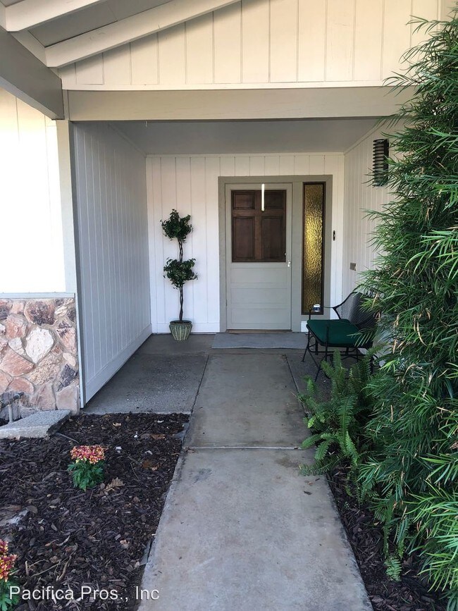 Foto del edificio - 3 br, 2 bath House - 3936 Kings Way
