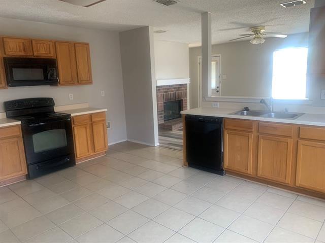 Building Photo - 2208 Bradford Pear Dr