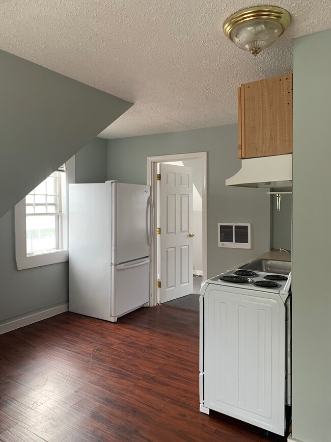 kitchen - 568 Main St