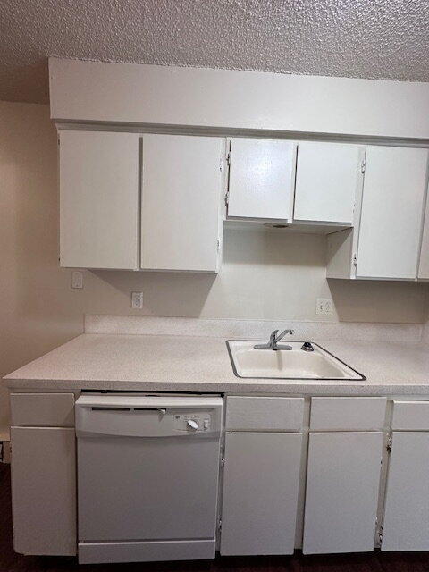 Foto del edificio - First Floor One Bedroom Unit Near Transportation