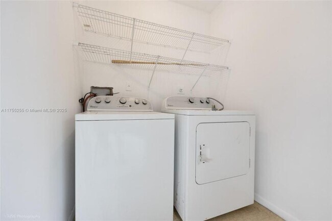 Foto del edificio - 2 bedroom in North Miami Beach FL 33179