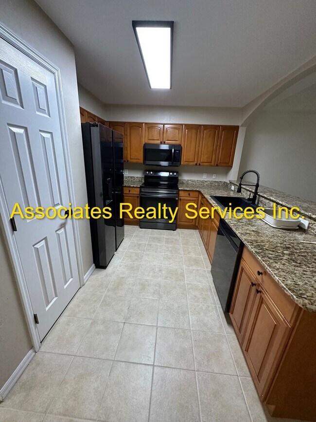 Building Photo - LOOK! Hot on the market! Spacious 2 bedroo...