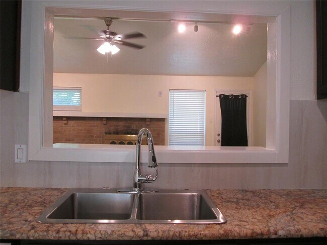 Building Photo - 66 Ranch House Loop