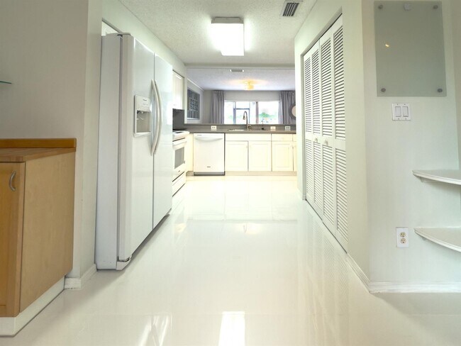 Foto del edificio - 1705 SW 110th Terrace