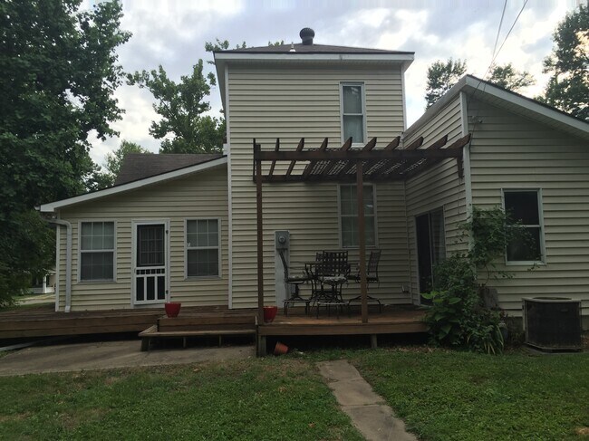 Back Deck - 613 SE Miller St