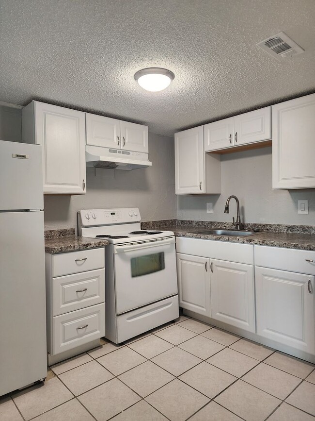 Photo - ** HALF OFF 1ST MONTH'S RENT WITH 13 MONTH LEASE ** Apartment