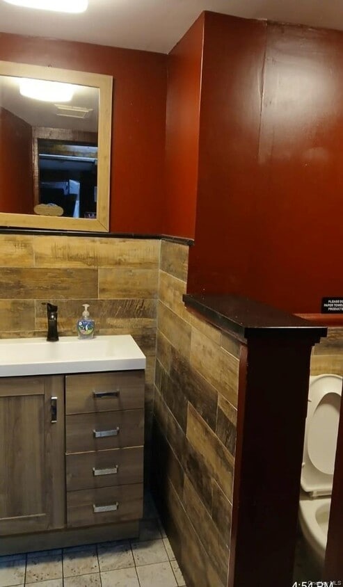 Building Photo - 20-14 29th St