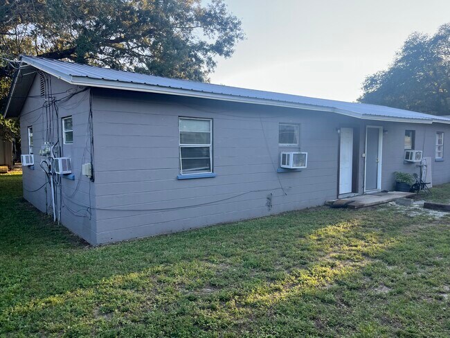 Building Photo - 693 Tyner St