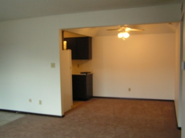 Unit - Kitchen Area - 2048 S Florence Ave