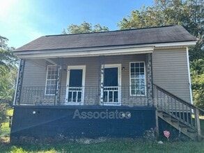 Building Photo - 192 Poplar St