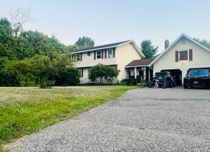 Building Photo - 655 Porters Point Rd