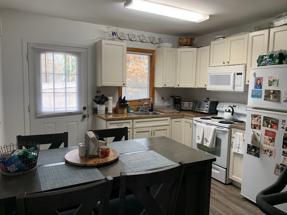 14 Winside Ln Unit Apartment, Coram, NY 11727 Apartments in Coram, NY