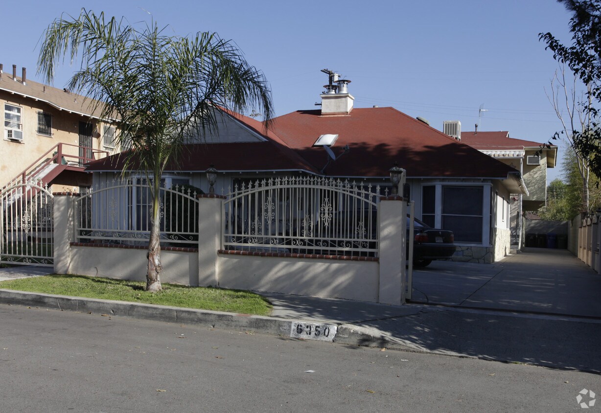 Primary Photo - 6350 Murietta Ave
