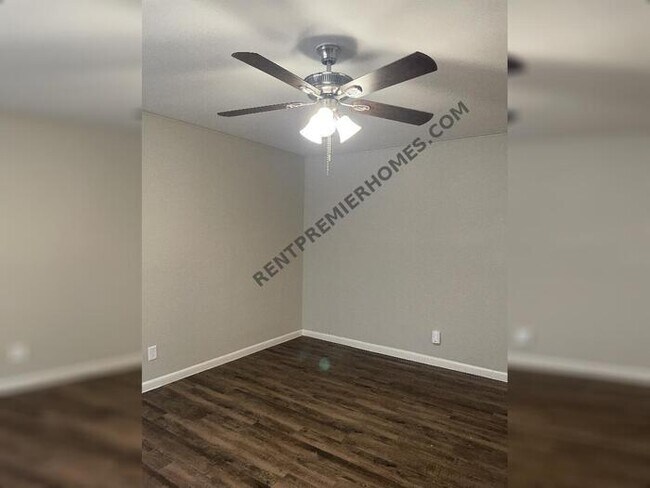 Foto del edificio - 7015 Eddy Ln